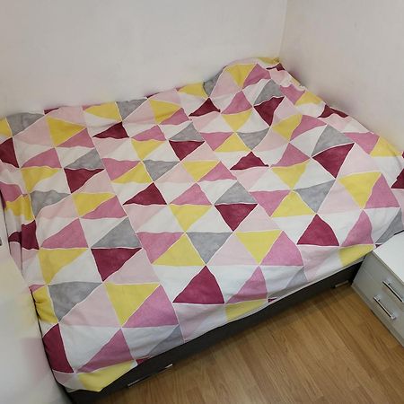 Apartamento Stan Na Dan Prnjavor, Gajba U Centru Exterior foto