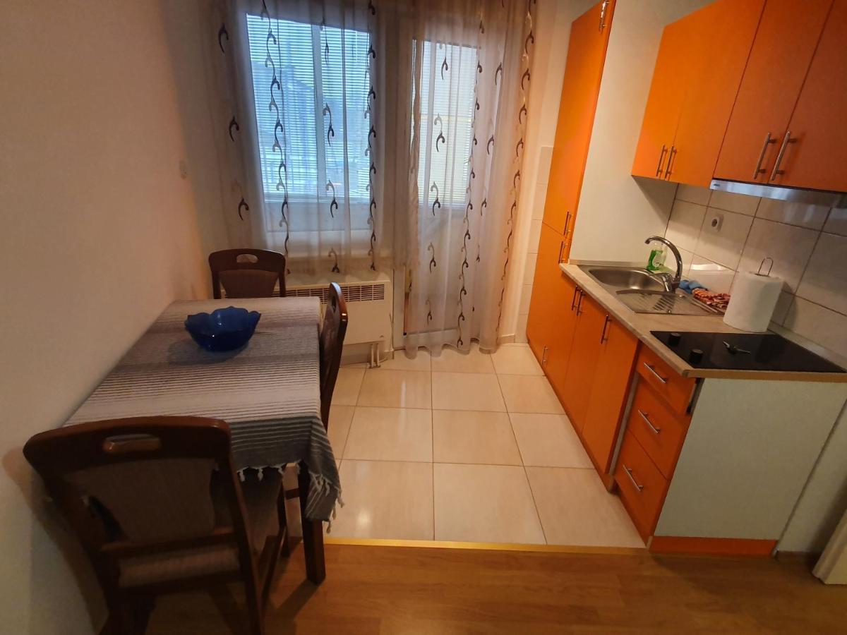 Apartamento Stan Na Dan Prnjavor, Gajba U Centru Exterior foto